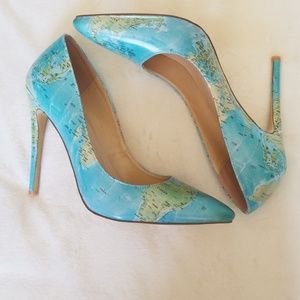 Size 7 The Globe Pumps